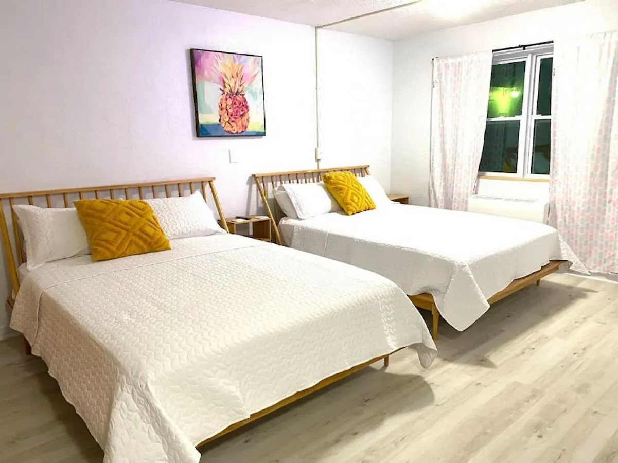 Pineapple Shores Retro Inn 4 Daytona Beach 0*,